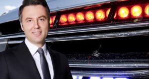 Mehmet Akif Ersoy’dan çakarlı araçla polis kontrolü