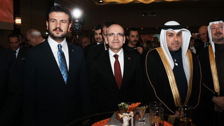 Mehmet Şimşek: Bahreyn’in vizyon 2030 hedeflerini yakından takip ediyoruz