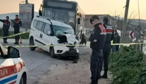 Menemen’de Trafik Kazası: Bir Ölü, İki Yaralı