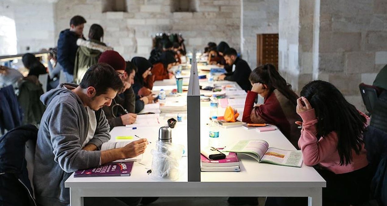 Milyonlarca öğrenciye kötü haber! Üç aylık yaz tatili kaldırılıyor