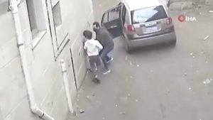 Mısır’da kuzeninin kaçırılmasını önlemeye çalıştı: Çocuğun cesareti takdir topladı