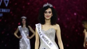 Miss Turkey 2025 Kraliçesi Sıla Saraydemir kimdir, kaç yaşında, ne mezunu? Sıra Saraydemir hakkında…