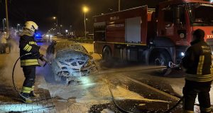 Muğla’da alev alan otomobil küle döndü