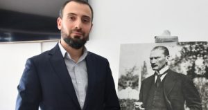 Mülakatta önü kesilen şampiyon hukukçu