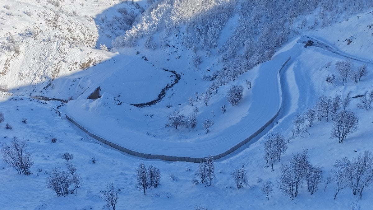 Muş’ta 333 köy yolu ulaşıma açıldı