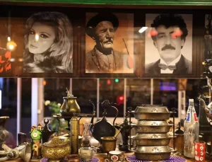 Mustafa Laçin’in Antika Sergisi Restoranında