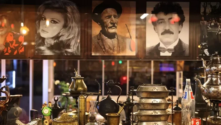 Mustafa Laçin’in Antika Sergisi Restoranında