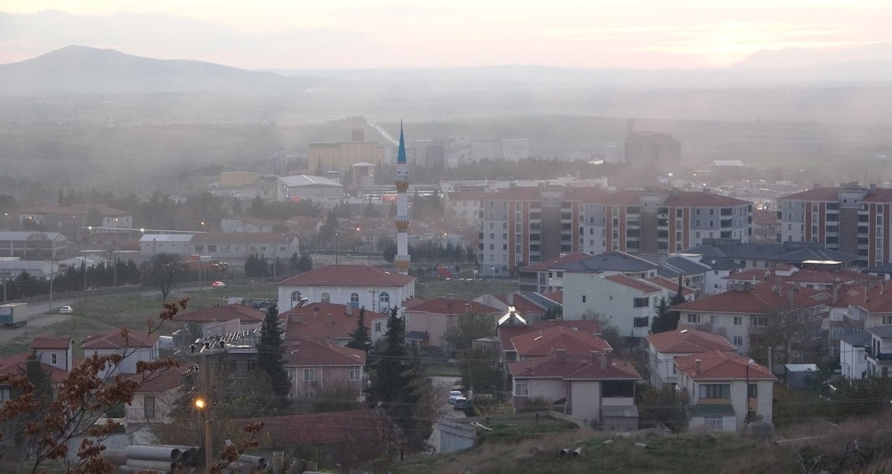 O ilçede alarm! Bu saatlerde soba ve kalorifer yakmak yasak