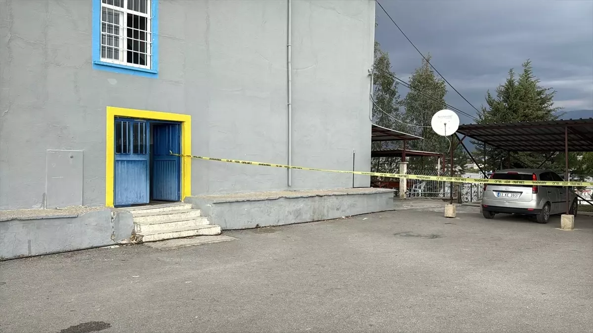 Öğrenci, Okul Müdürünü Tüfekle Vurmuş