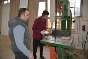 Öğrencilerden İhtiyaç Sahiplerine Yakacak Yardımı