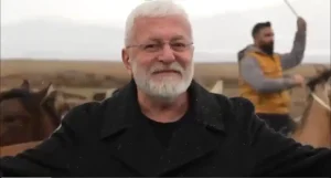 Onur Akın’a klip çekimleri sırasında at çarptı