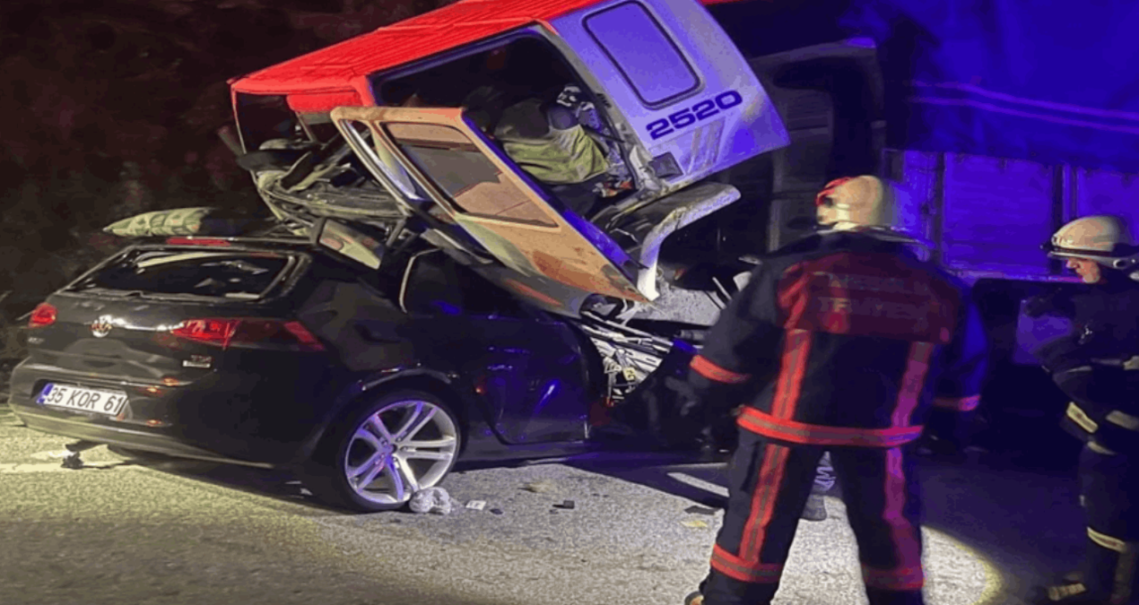 Otomobil ile TIR çarpıştı; 3 ölü, 1 yaralı