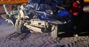 Park halindeki TIR’a çarpan otomobilde 1 ölü, 1 ağır yaralı