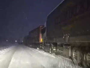 Posof’ta Kar Yağışı Ulaşımı Olumsuz Etkiledi