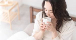 Sağlıklı bir mide için sabahları ilk içmeniz gereken içecek açıklandı