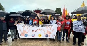 Samsun’da öğretmenlere yönelik şiddet protesto edildi