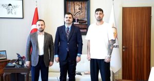 Şarkıcı İdo Tatlıses, AKP’li ismi ziyaret etti