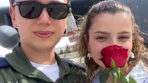 Şehit Cüneyt Kandemir’in eşi, düşen uçakta birlikte çekildikleri fotoğrafları paylaştı