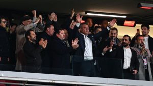 Serbest bırakılan Sadettin Saran, Eyüpspor-Fenerbahçe maçını izlemeye geldi