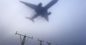 Sis gökyüzünü kapladı, uçak seferleri aksadı