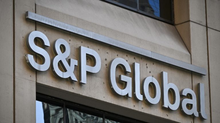 S&P Global Ratings, Renault SA’nın kredi notunu ‘BBB-‘ye yükseltti