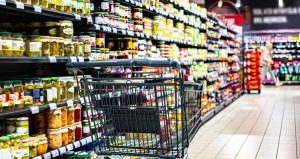 Tarihi geçmiş ürünleri satarken yakalanan markete ağır ceza