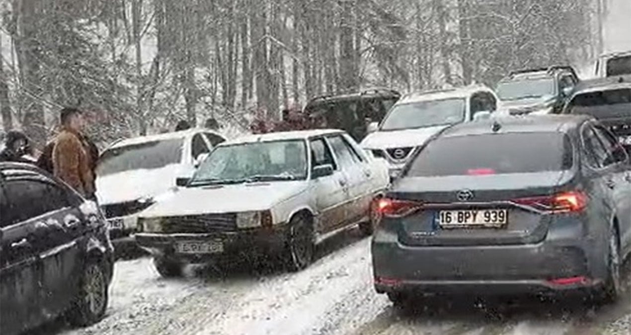 Tatil kabusa döndü, araçlar yollarda kaldı