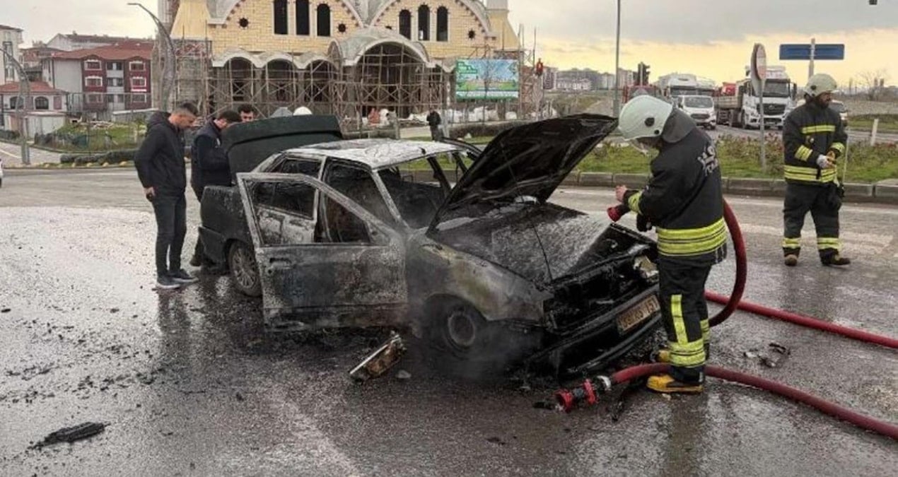 Tekirdağ’da alev alan otomobil küle döndü