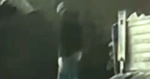 TIR’ın dorsesinde çalışan işçiye yıldırım isabet etti