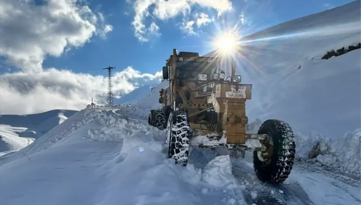 Van ve Hakkari’de Yol Çalışmaları İlerliyor