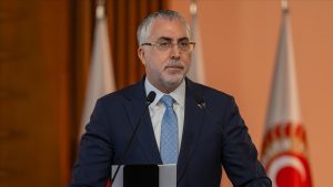 Vedat Işıkhan, TÜRK-İŞ Genel Başkanı Ergün Atalay’la görüştü