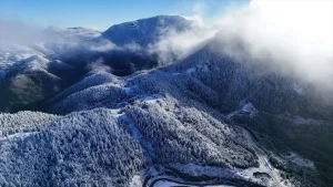 Yaralıgöz Geçidi’nde Kar ve Sis Manzarası
