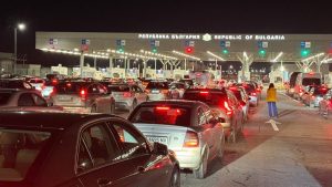 Yılbaşı alışverişini Edirne’de yapan Bulgaristan vatandaşları dönüş yolunda