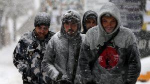 Yurt genelinde kar ve fırtına alarmı: Tatil haberleri peş peşe geldi