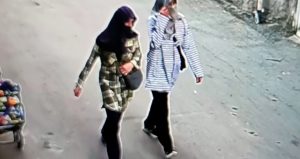 Yüzlerini eşarpla gizleyen anne-kız vurgun yaptı