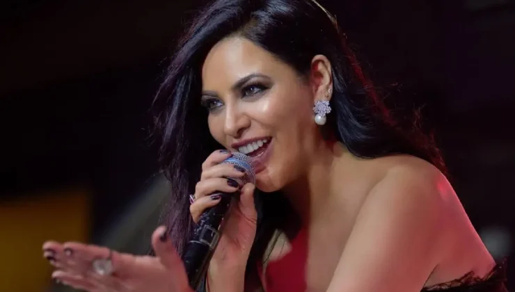 Zara’dan iddialı selfie: Göğüs detayı ön planda