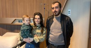 2,5 yaşındaki çocuğun beyninden 7 santimetrelik tümör çıkarıldı