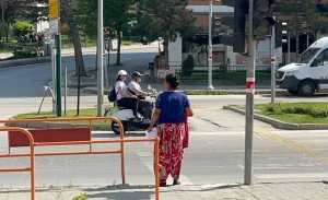 3 Yaşındaki Çocuk Sigara İçerken Görüntülendi, Anne Beraat Etti