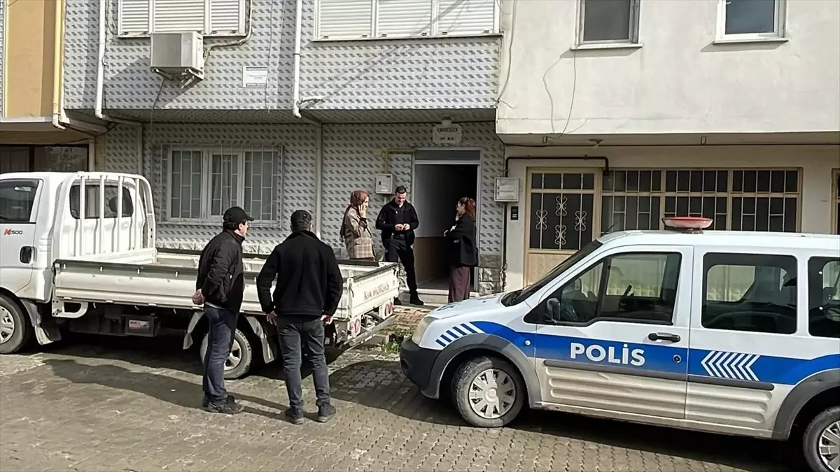 98 Yaşındaki Adam Evinde Ölü Bulundu