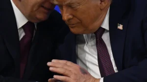 ABD Başkanı Trump’ın elinde görülen morluk dikkat çekti