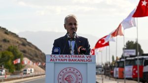 Abdulkadir Uraloğlu: Bölünmüş yol uzunluğumuzu 30 bin 49 kilometreye ulaştırdık