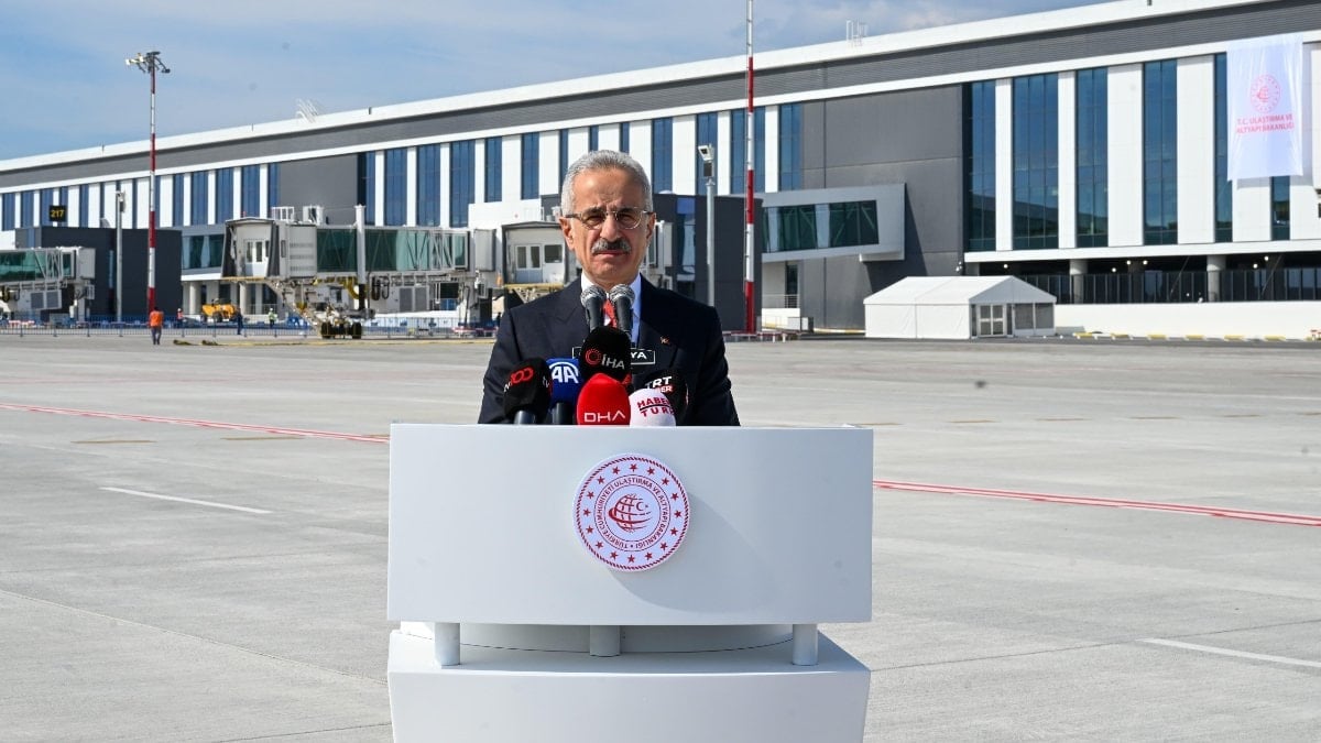 Abdulkadir Uraloğlu verileri paylaştı: 12 aylık dönemde toplam 2 milyon 507 bin 399 uçak trafiğine ulaştık