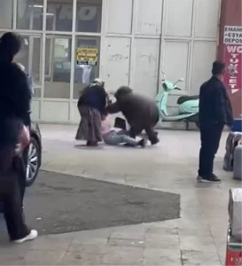 Adana Otogarı’nda Kadın Kavgası