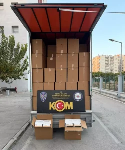 Adana’da 11 Milyon Kaçak Makaron Ele Geçirildi