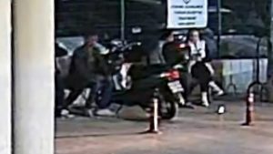 Adana’da refakatçi kılığında hırsızlık