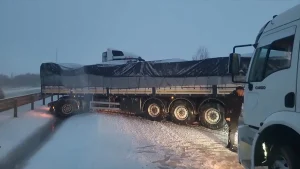 Afyonkarahisar’da Kar, Ulaşımı Aksattı