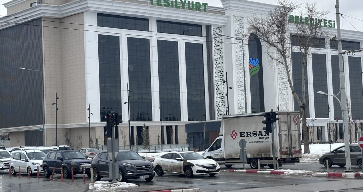 AKP’li Yeşilyurt Belediyesi’nin arsası icraya çıkarıldı