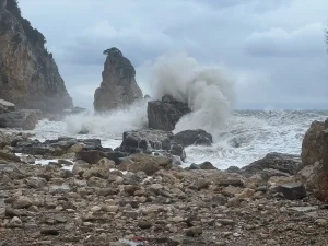 Amasra’da Şiddetli Rüzgar ve Dalgalar