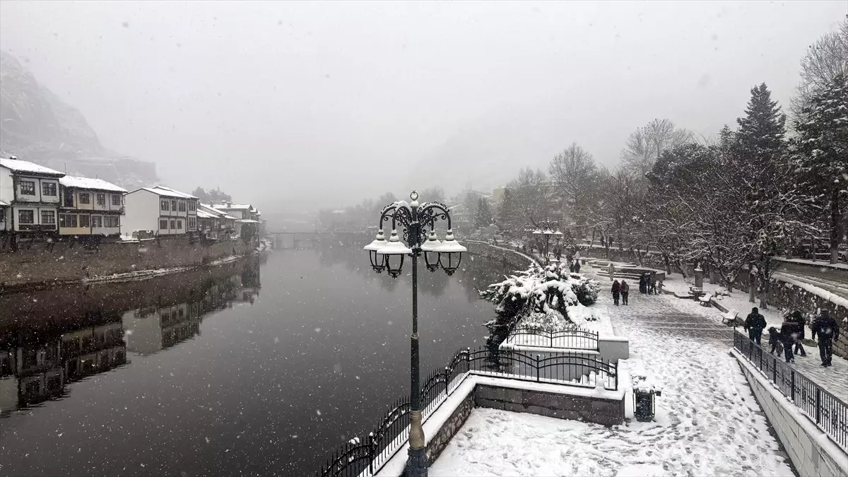 Amasya’da Kar Yağışı Etkili