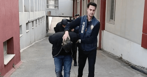 Araç satın almak isterken ‘sazan sarmalı’ yöntemiyle dolandırıldı